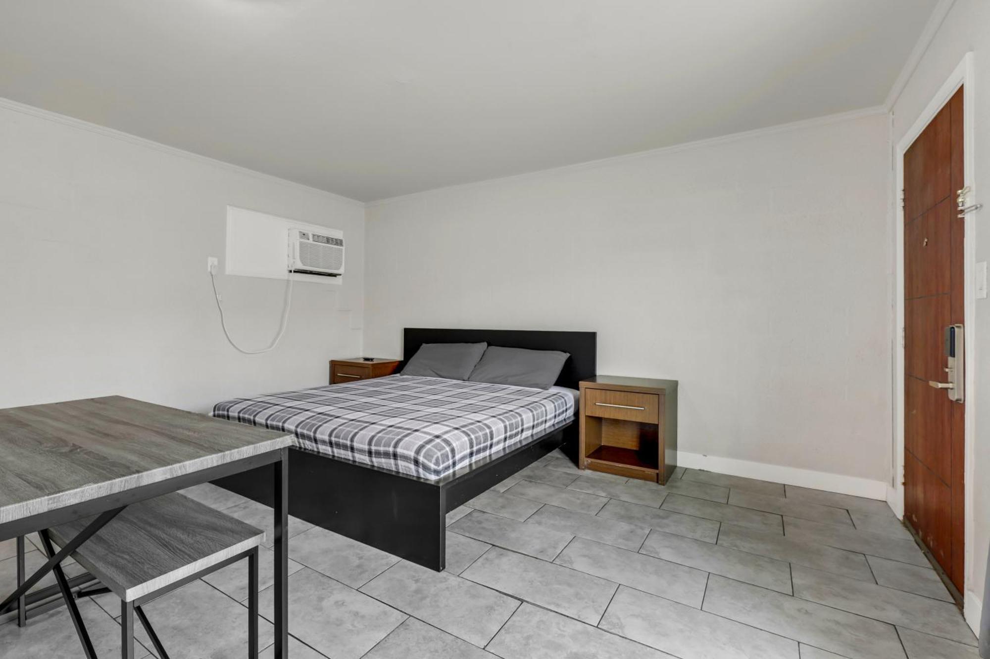 לאס וגאס Desert Moon Motel מראה חיצוני תמונה